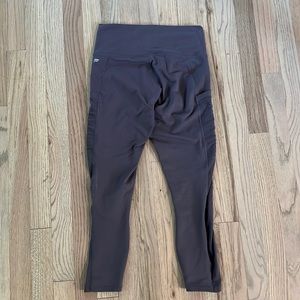 Fabletics - dark purple leggings - 3/4 length